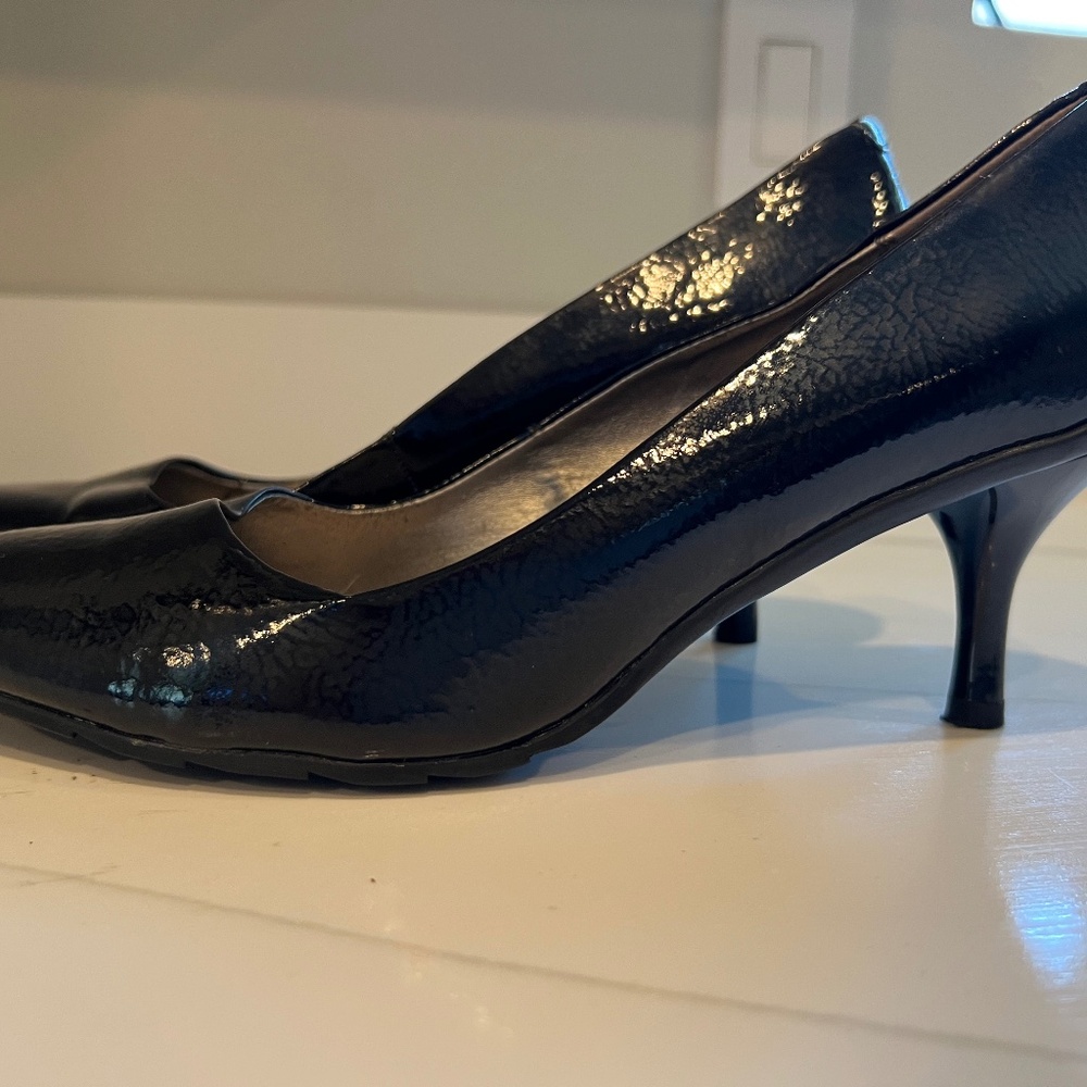 Keneth Cole Reaction pumps